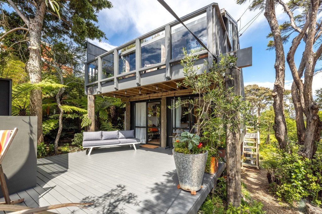 23 Hauraki Road, Oneroa, Waiheke Island - Carousel 2