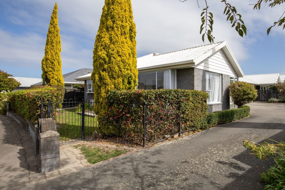 35 Lowry Avenue, Redwood, Christchurch - Carousel 2