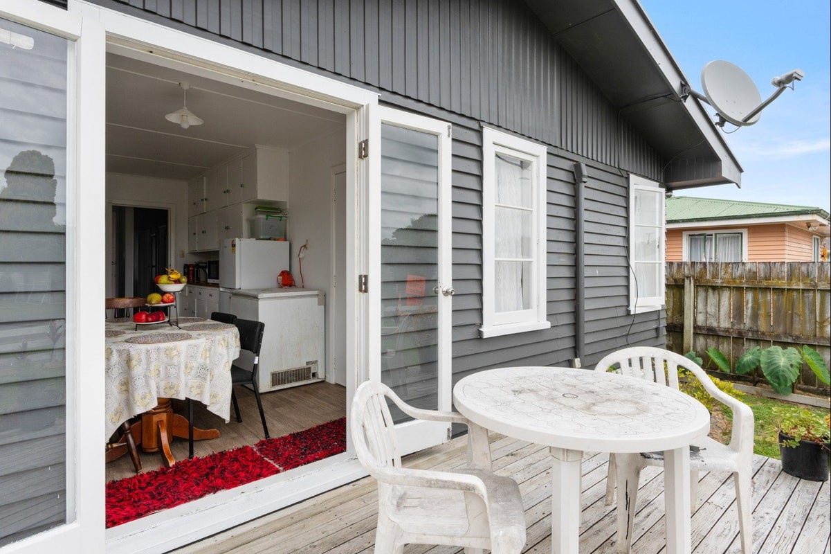 64 Daphne Street, Outer Kaiti, Gisborne - Carousel 2