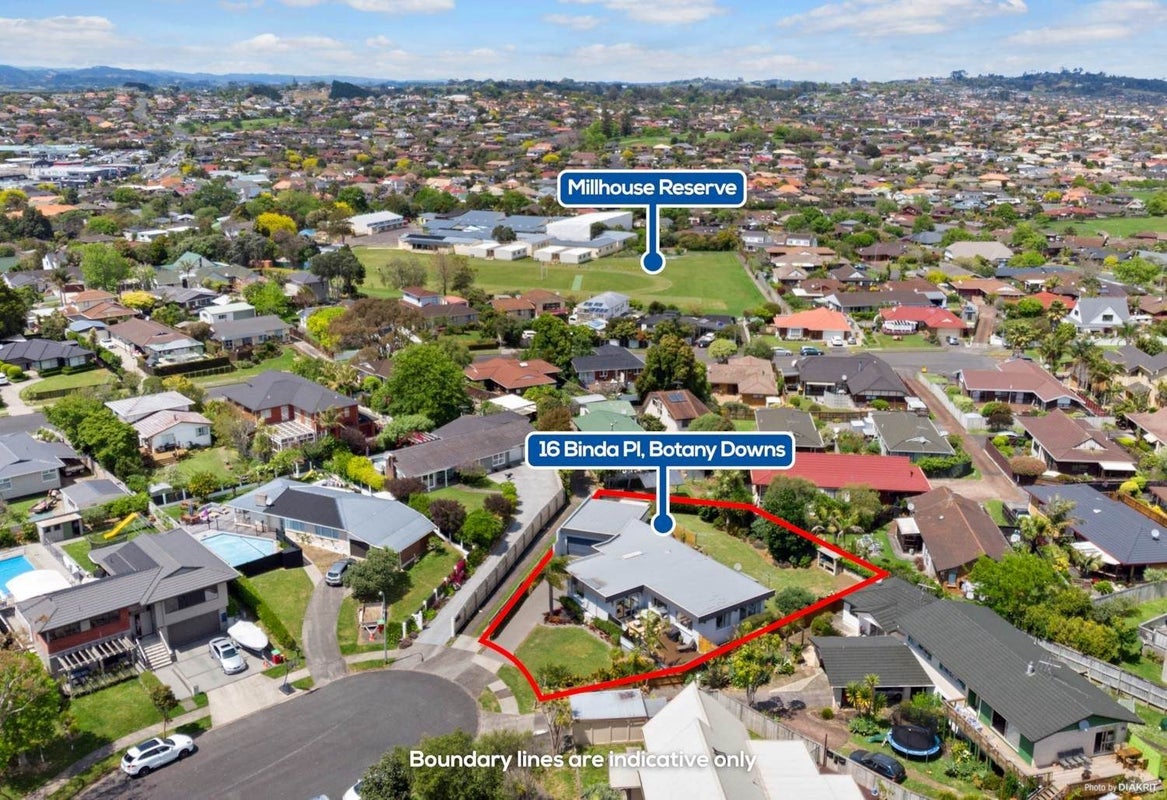 16 Binda Place, Botany Downs, Auckland - Carousel 2