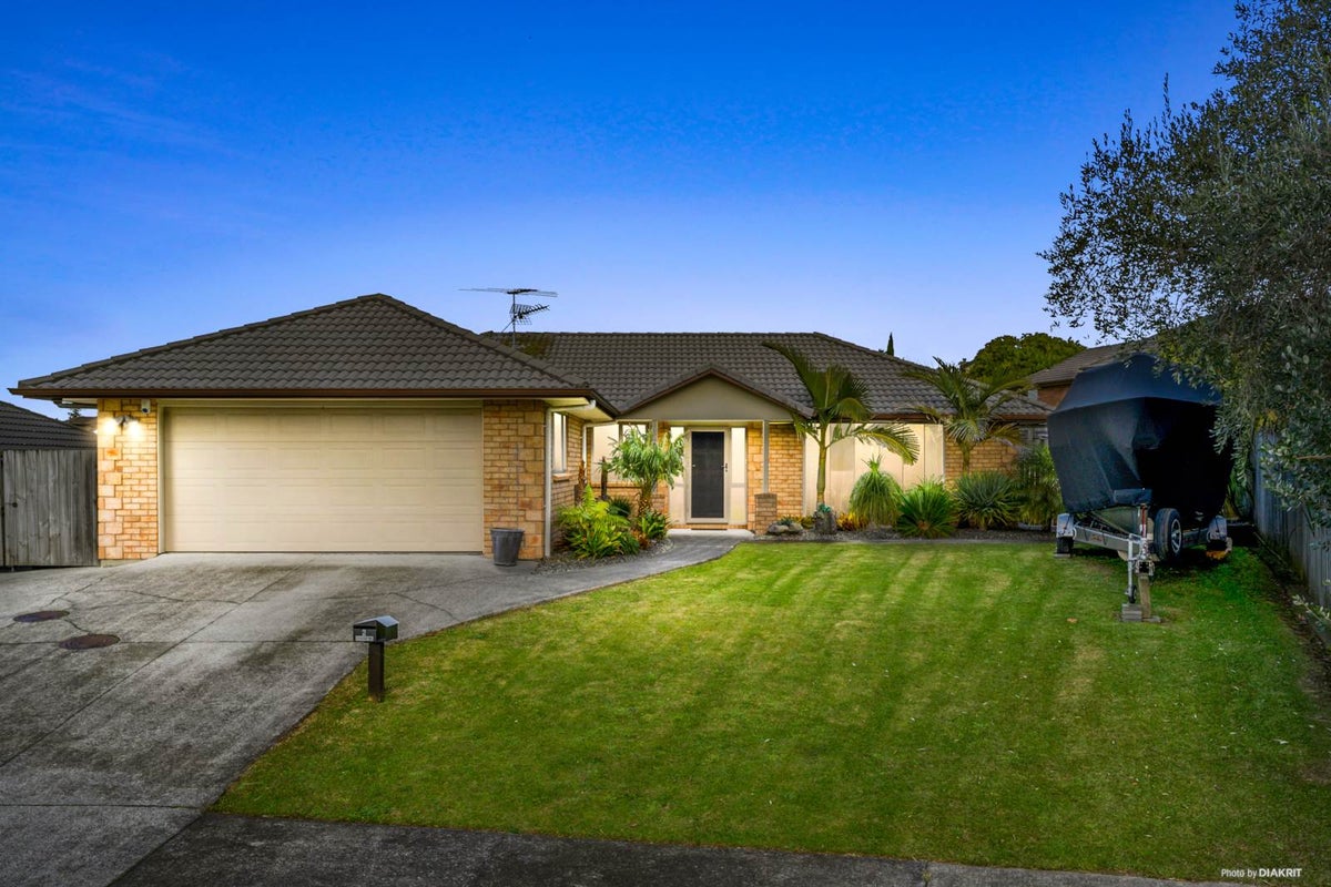 6 Annamoe Place, East Tamaki, Auckland - Carousel 1