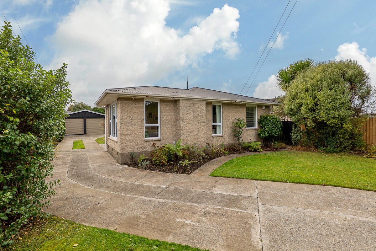 23 Sturrocks Road, Redwood, Christchurch - Carousel 1