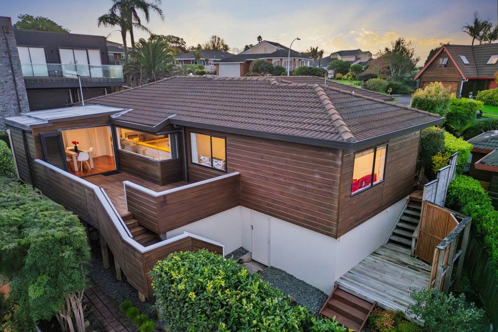 1/11 Bernleigh Terrace, West Harbour, Auckland - Carousel 2
