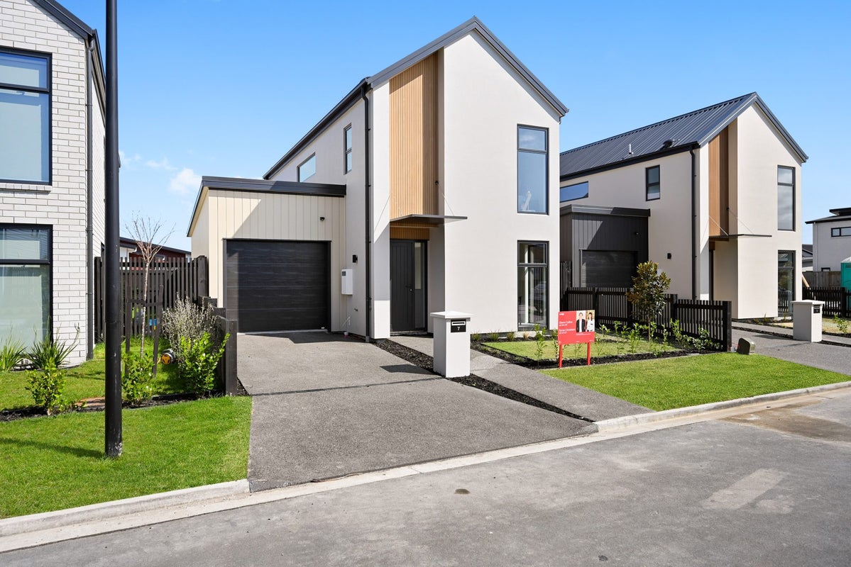 7 Ogilvie Avenue, Chartwell, Hamilton - Carousel 1