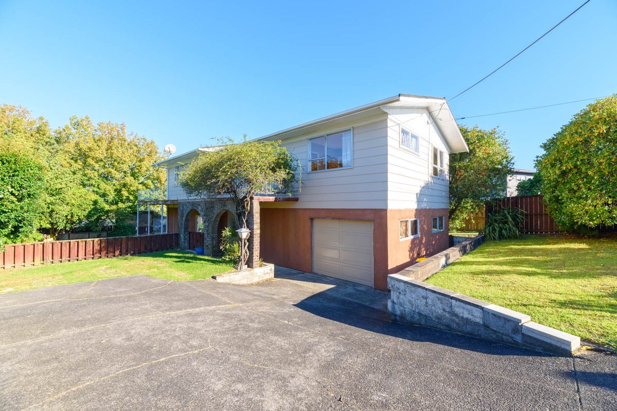 51 Hepburn Road, Glendene, Auckland - Carousel 1