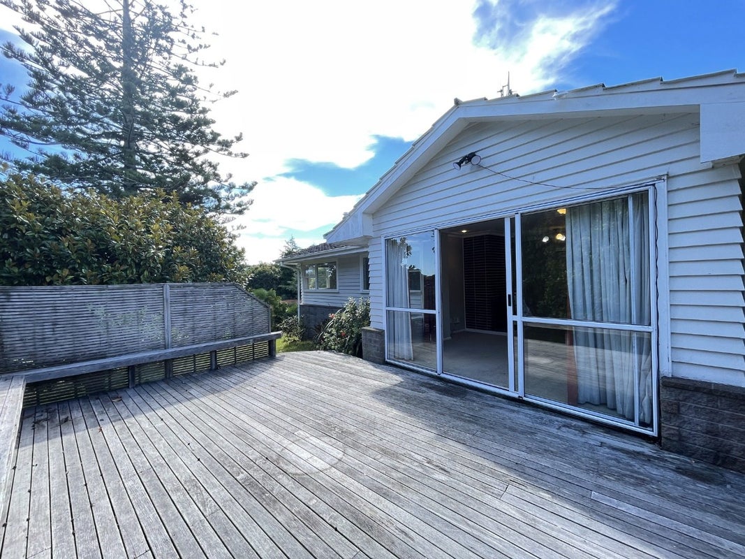 22 Pine Terrace, Howick, Auckland - Carousel 17