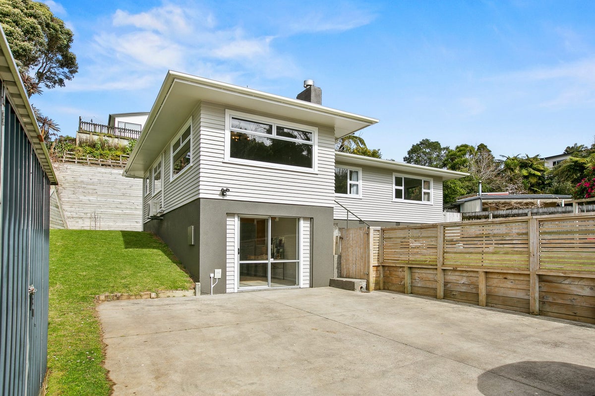 36B Beaumont Crescent, Frankleigh Park, New Plymouth - Carousel 1