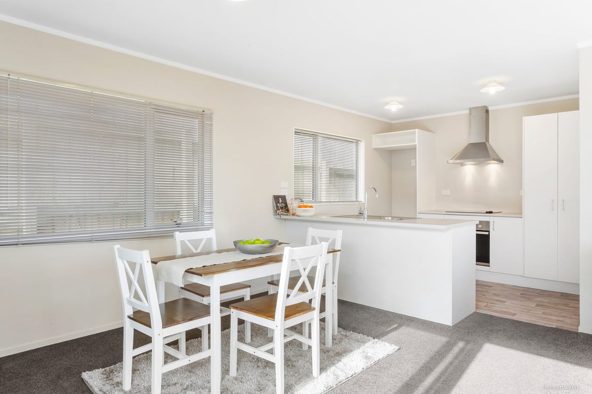 1A Stott Avenue, Birkdale, Auckland - Carousel 2