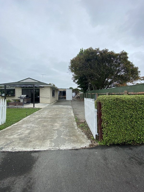 6 Panama Street, Martinborough - Carousel 1