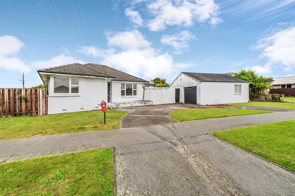 35 Vardon Crescent, Shirley, Christchurch - Carousel 1