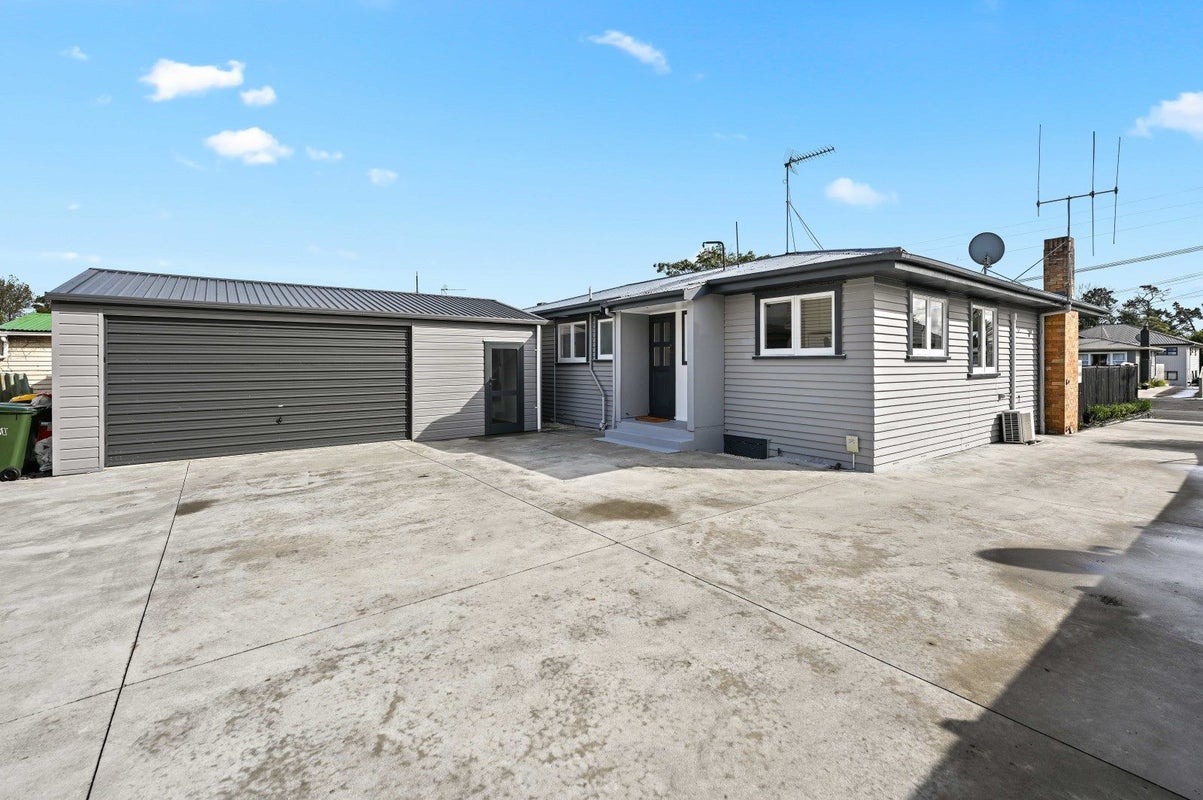 18 Bruce Avenue, Glenview, Hamilton - Carousel 2