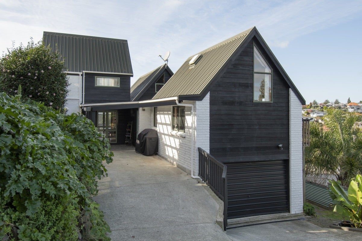 8B Lemon Grove Avenue, Otumoetai, Tauranga - Carousel 2