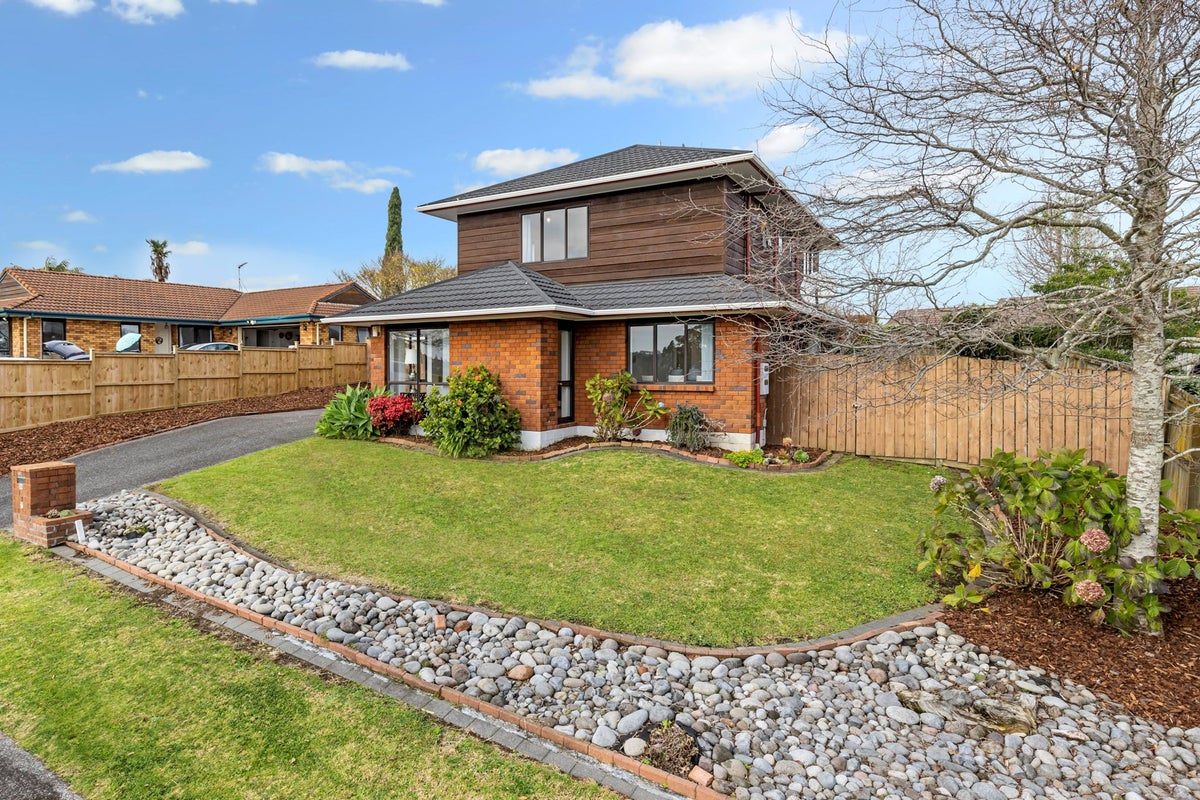 38 Orangewood Drive, Northpark, Auckland - Carousel 1