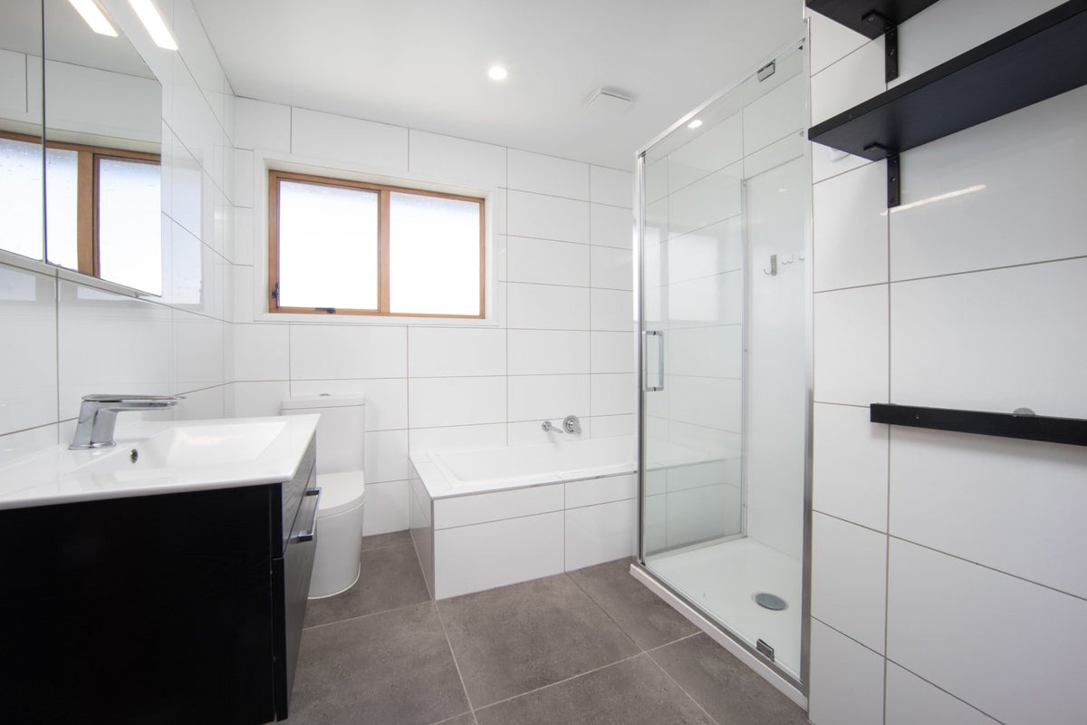 4/67A Roberton Road, Avondale, Auckland - Carousel 2
