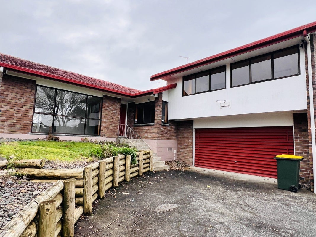 21 Loloma Drive, Half Moon Bay, Auckland - Carousel 1