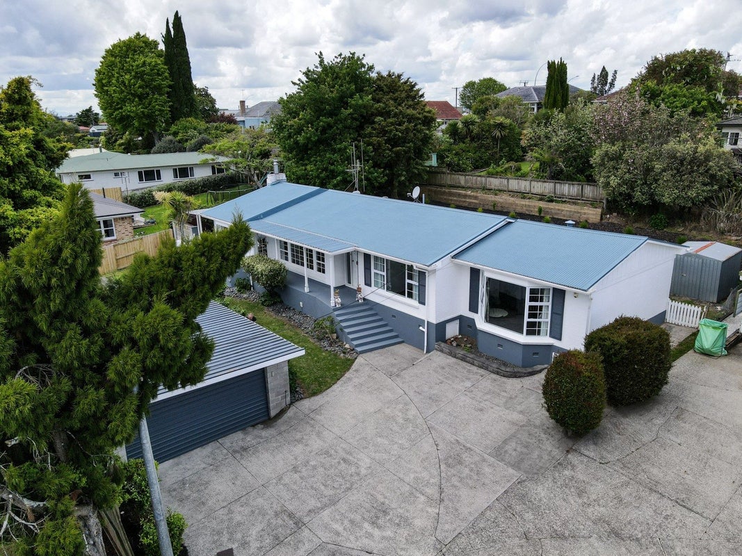 27 Hinton Avenue, Forest Lake, Hamilton - Carousel 1