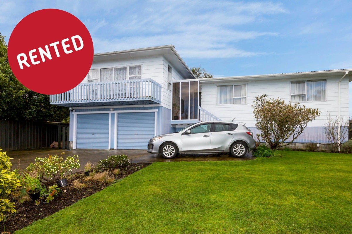 19 Haylock Grove, Totara Park, Upper Hutt - Carousel 1