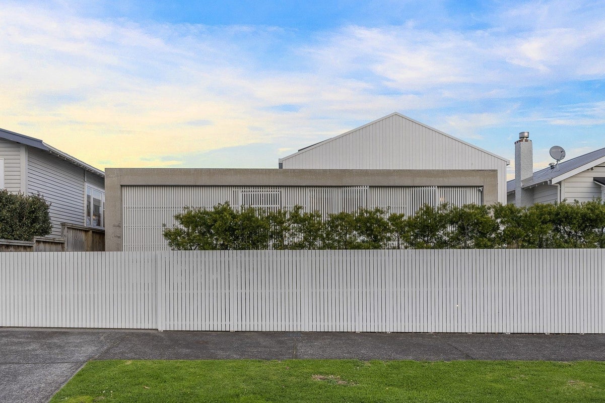 90 Walker Road, Point Chevalier, Auckland - Carousel 1