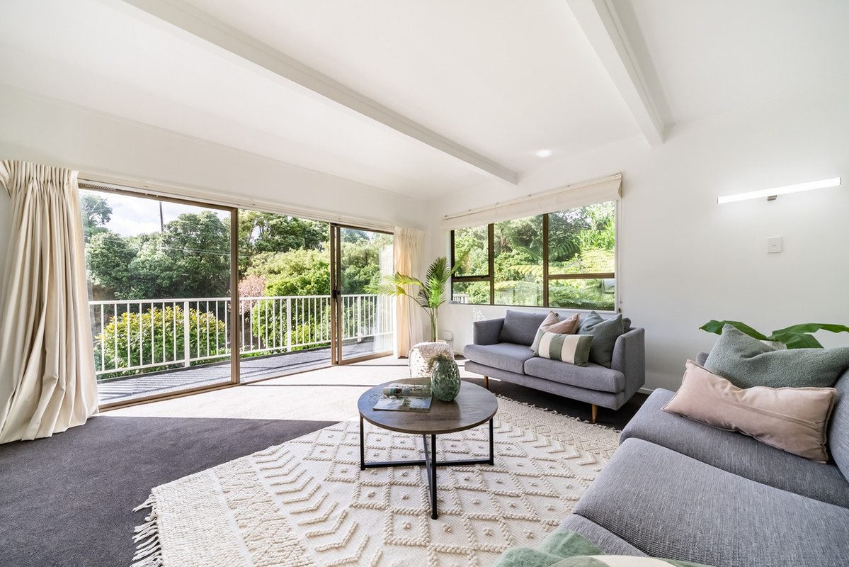 11 Park Road, Belmont, Lower Hutt, Wellington - Carousel 1