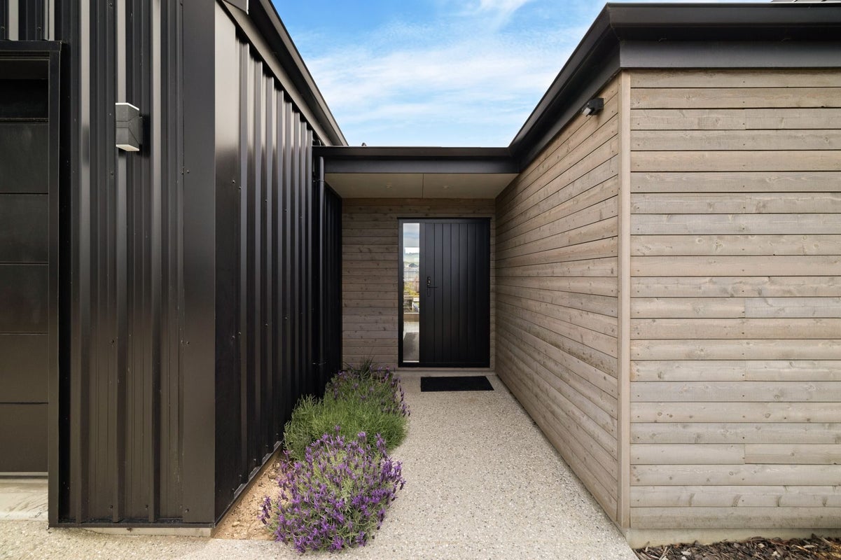 15 Riverslea Road, Wanaka - Carousel 2