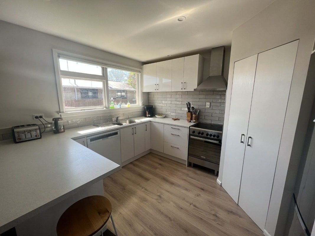 100 Mooray Avenue, Bishopdale, Christchurch - Carousel 2