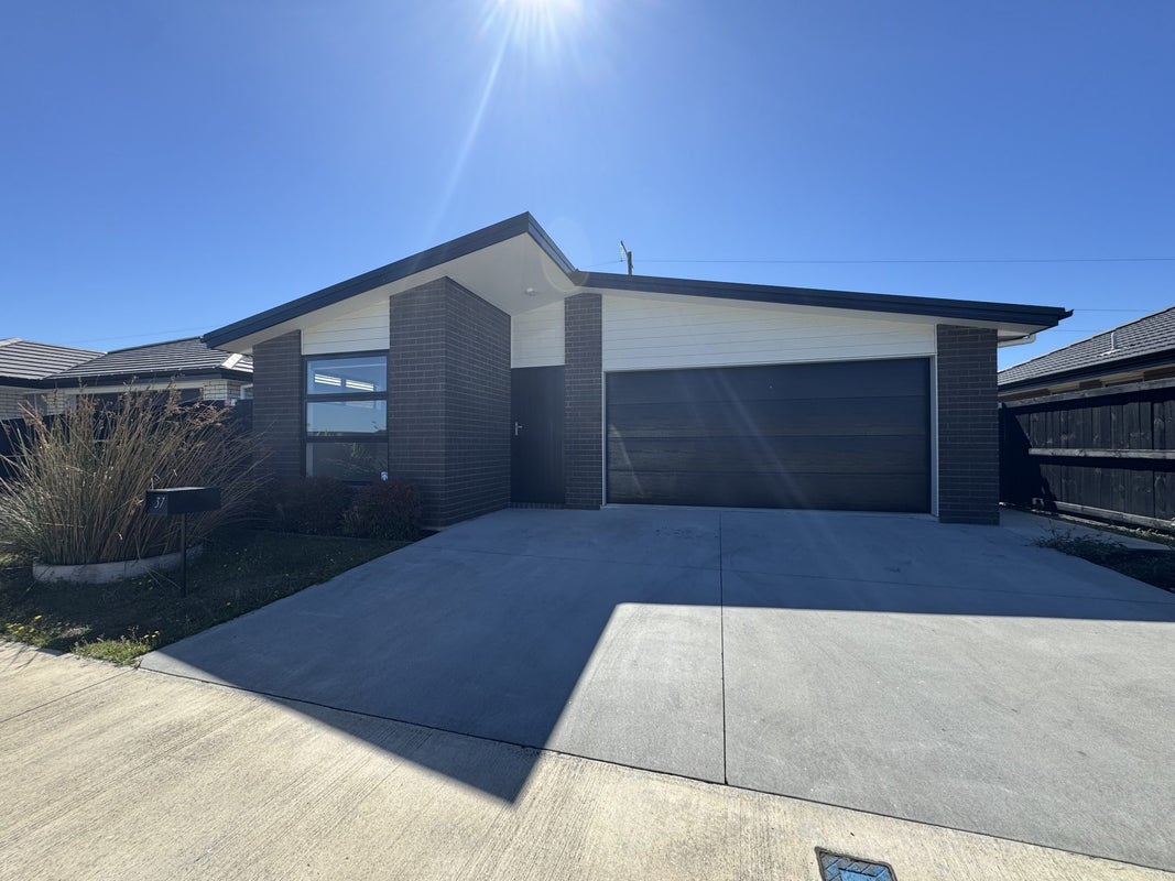 37 Pragma Rise, Huntington, Hamilton - Carousel 1