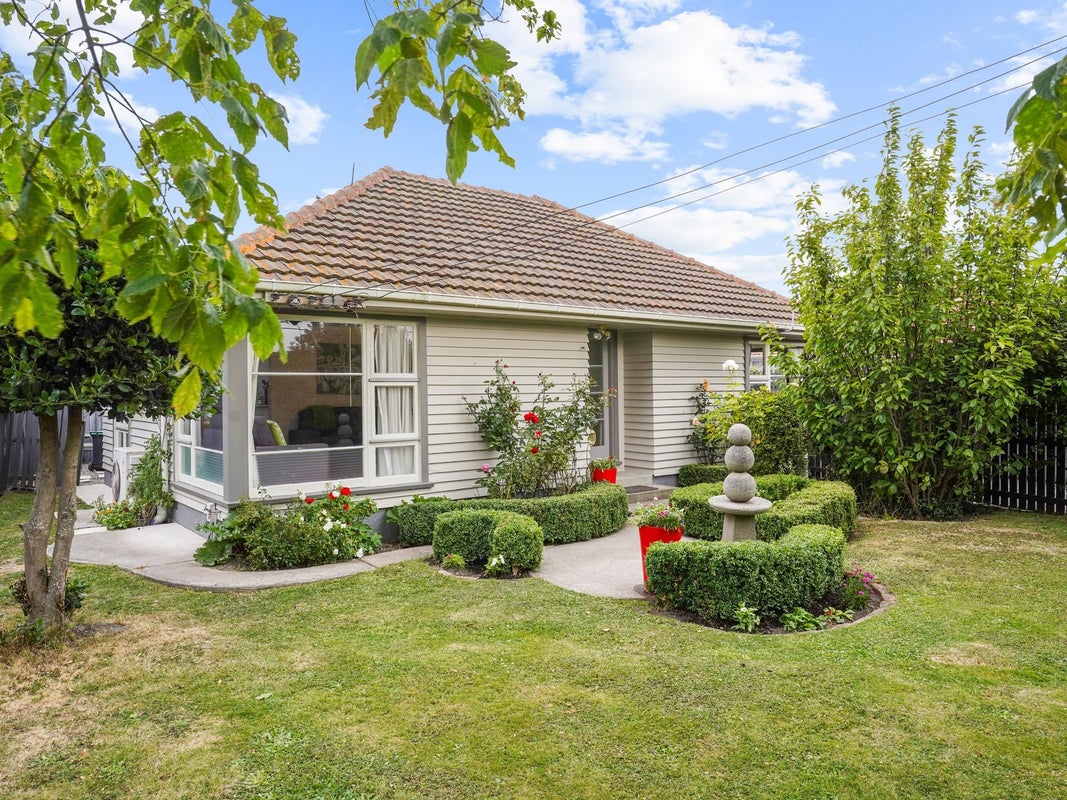 24 Pembroke Street, Avondale, Christchurch - Carousel 1