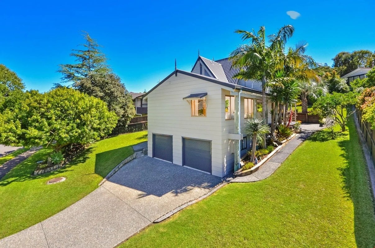 7 Sandiacre Way, Browns Bay, Auckland - Carousel 13