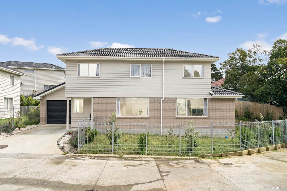 6 Manatu Lane, Kelston, Auckland - Carousel 1