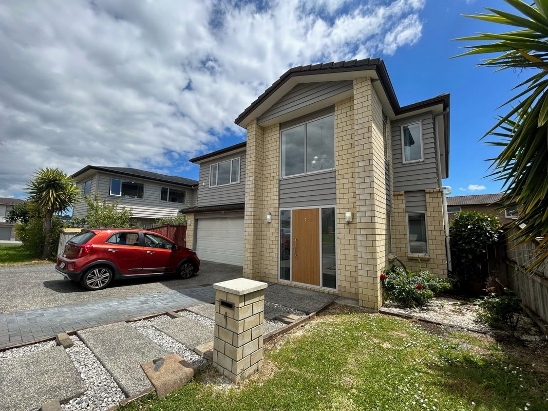 4 Shandon Street, Flat Bush, Auckland - Carousel 1
