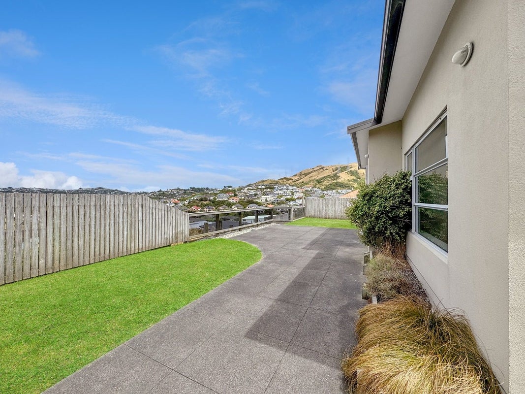 74 Amesbury Drive, Churton Park, Wellington - Carousel 2