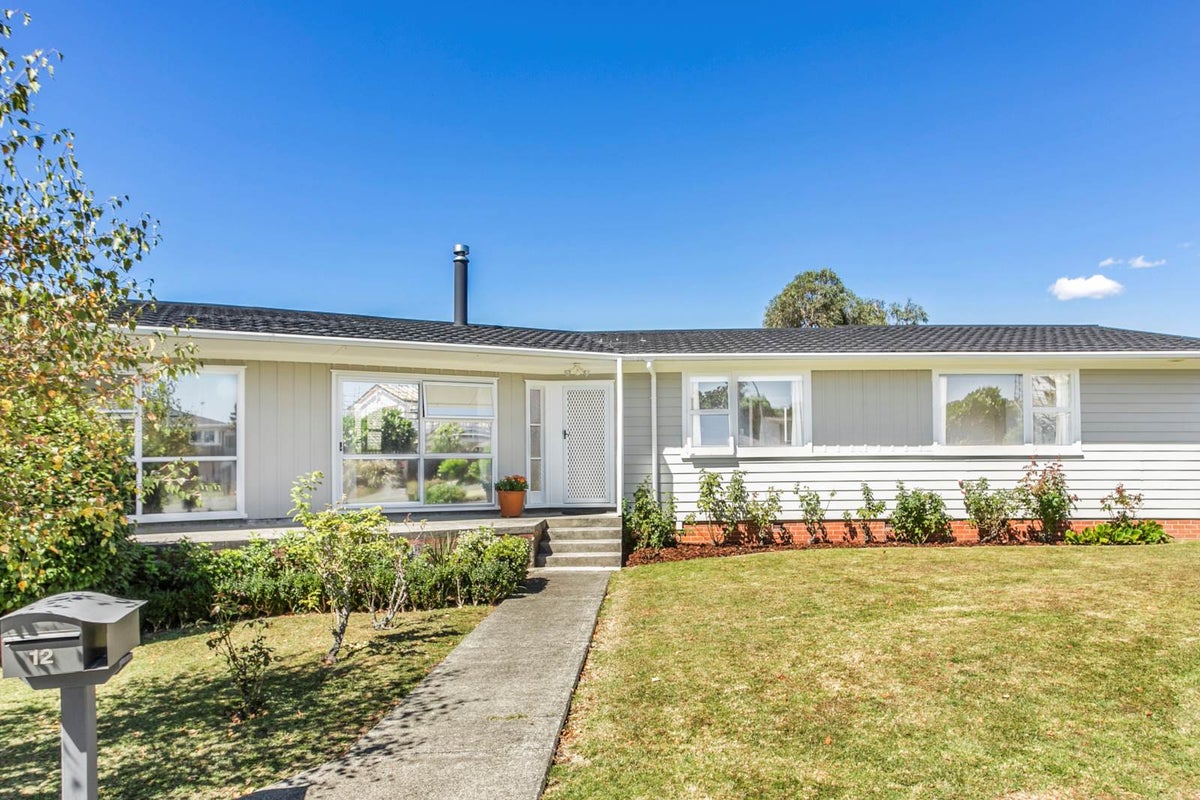 12 Imatra Place, Sunnyhills, Auckland - Carousel 2