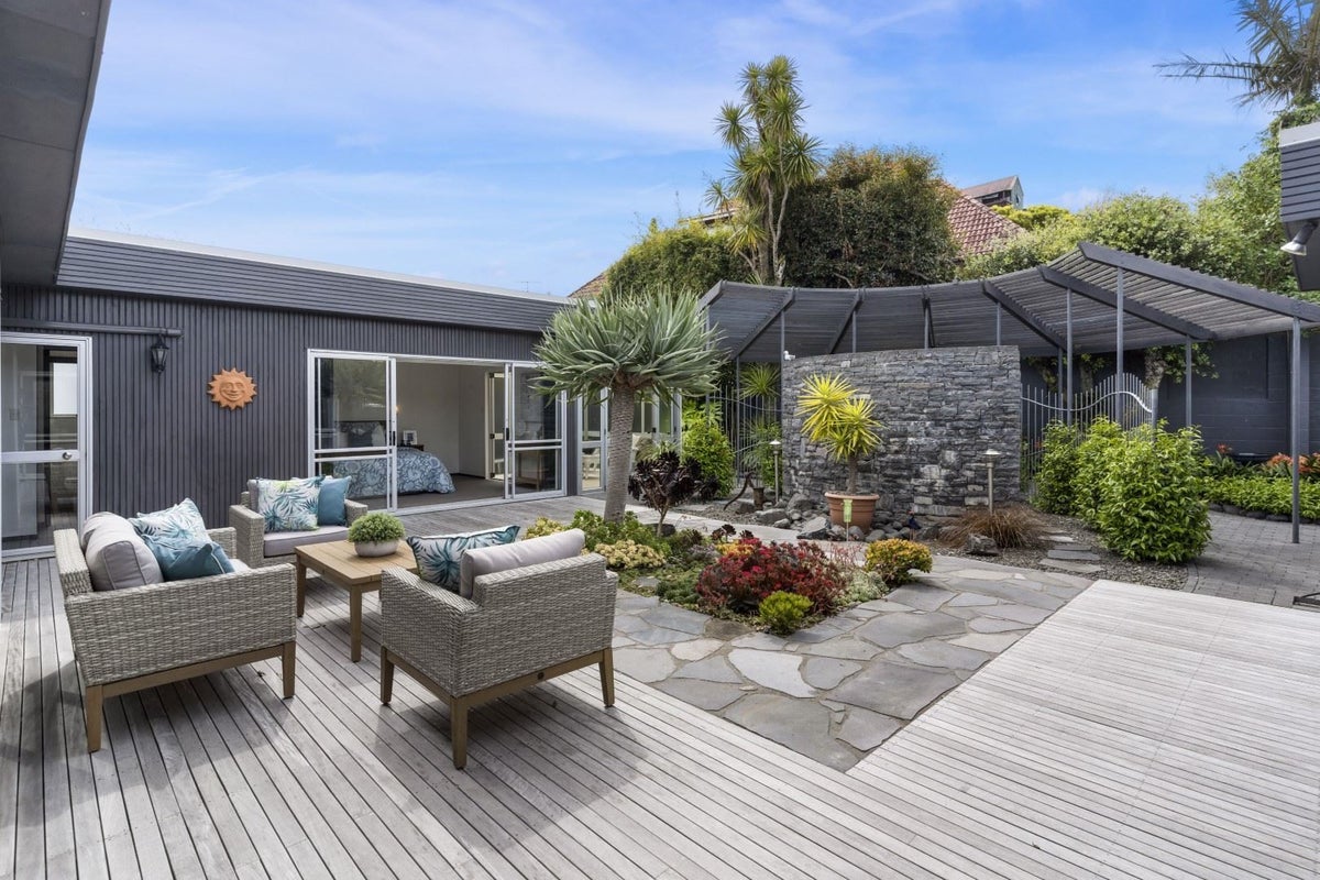 5 Puawai Place, Northcote, Auckland - Carousel 24