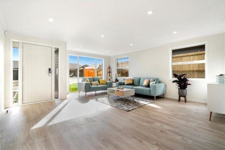 17 Lusitano Drive, Hingaia, Auckland - Carousel 2