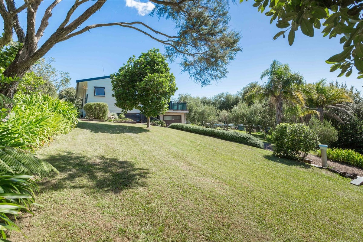 16 Trig Hill Road, Onetangi, Waiheke Island - Carousel 25