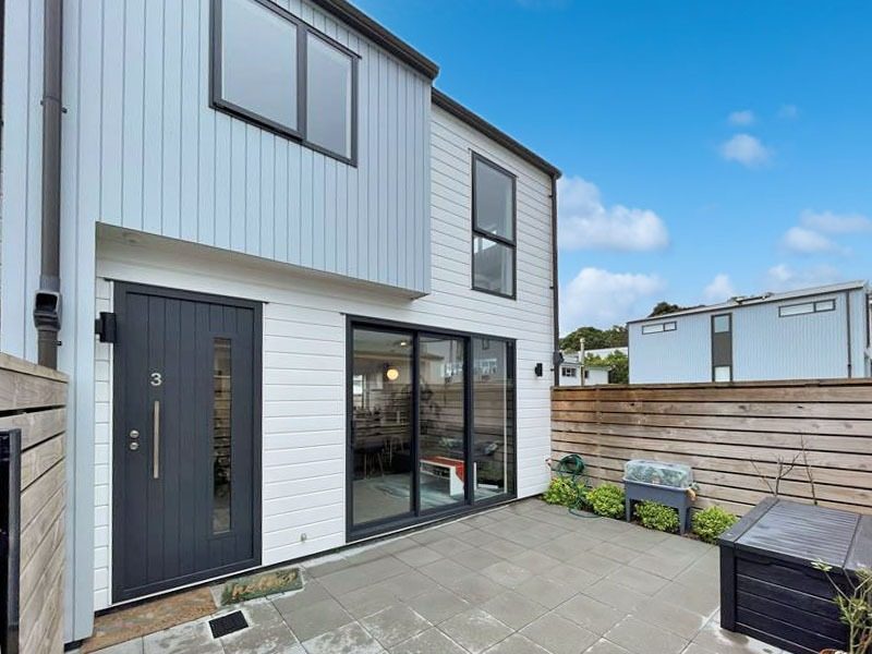 3/1 Elliott Street, Johnsonville, Wellington - Carousel 1