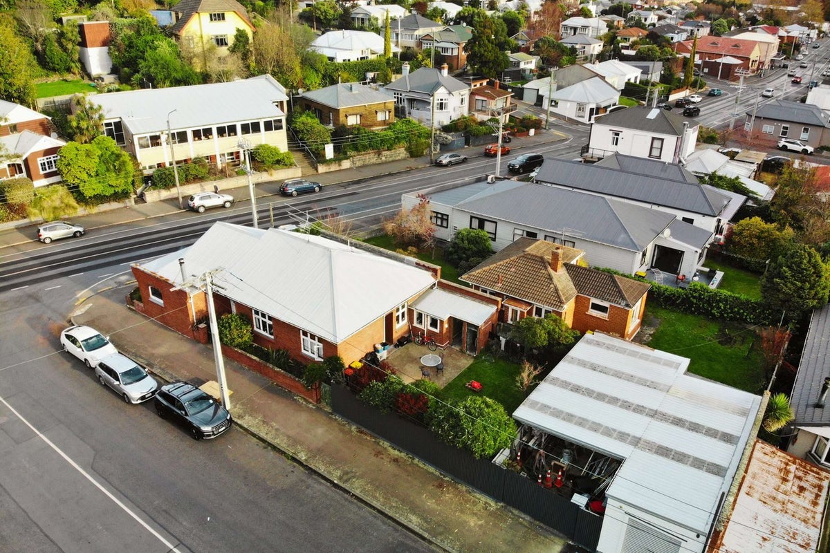 1 Crown Street, North East Valley, Dunedin - Carousel 23
