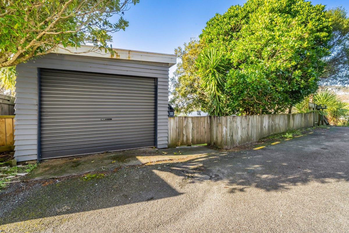 11 Terawhiti Terrace, Karori, Wellington - Carousel 19