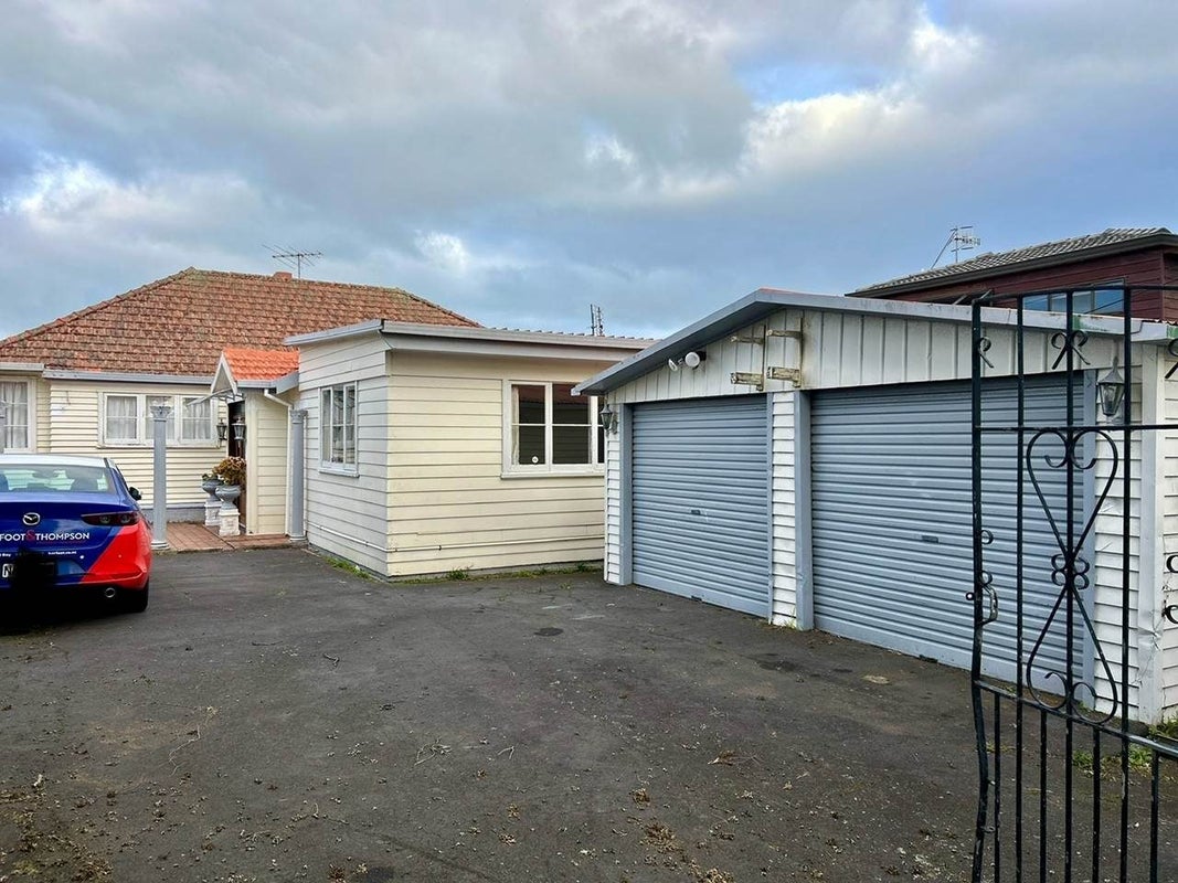 129 East Coast Road, Castor Bay, Auckland - Carousel 16