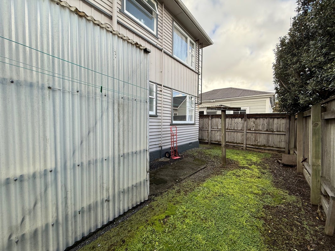 20 Campbell Terrace, Petone, Lower Hutt - Carousel 17