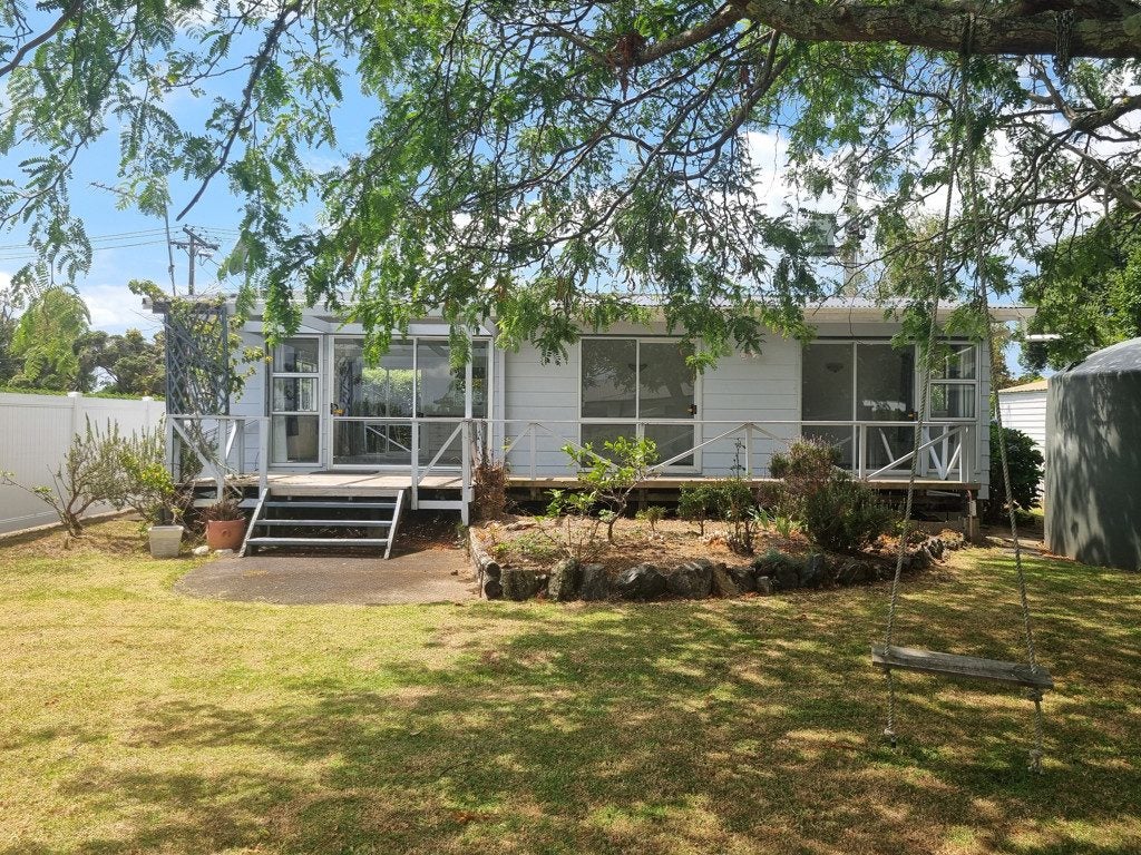 5 Puriri Road, Beachlands, Auckland - Carousel 1