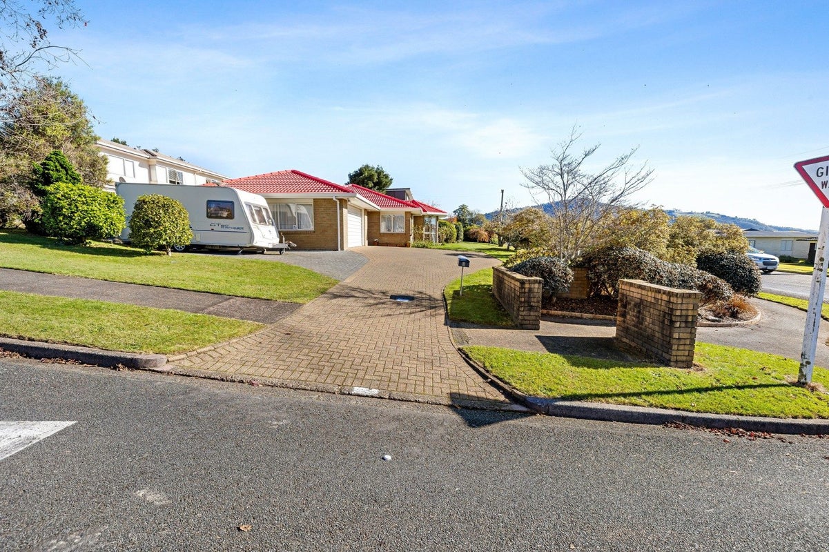1 Cobbe Place, Pomare, Rotorua - Carousel 2