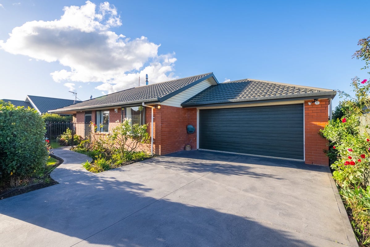 1/7 BAYSIDE LANE, Bromley, Christchurch - Carousel 1