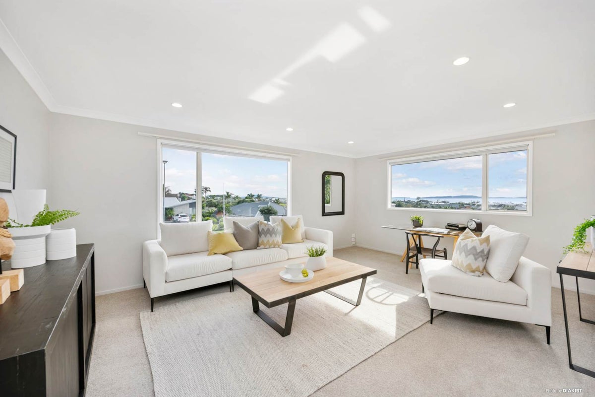 7 Constellation Avenue, Beachlands, Auckland - Carousel 2