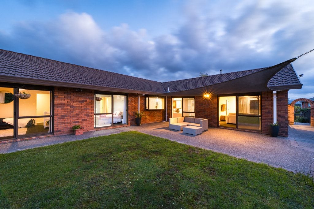 77 Pacific Drive, Fitzherbert, Palmerston North - Carousel 2