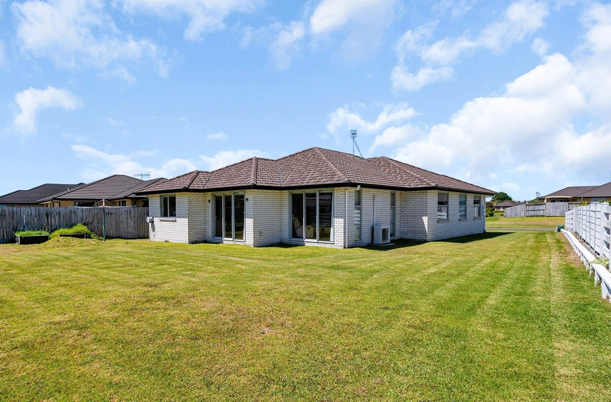 20 Sando Way, One Tree Point - Carousel 2