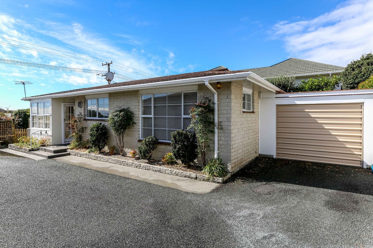 2/38 Rimu Street, Strandon, New Plymouth - Carousel 1