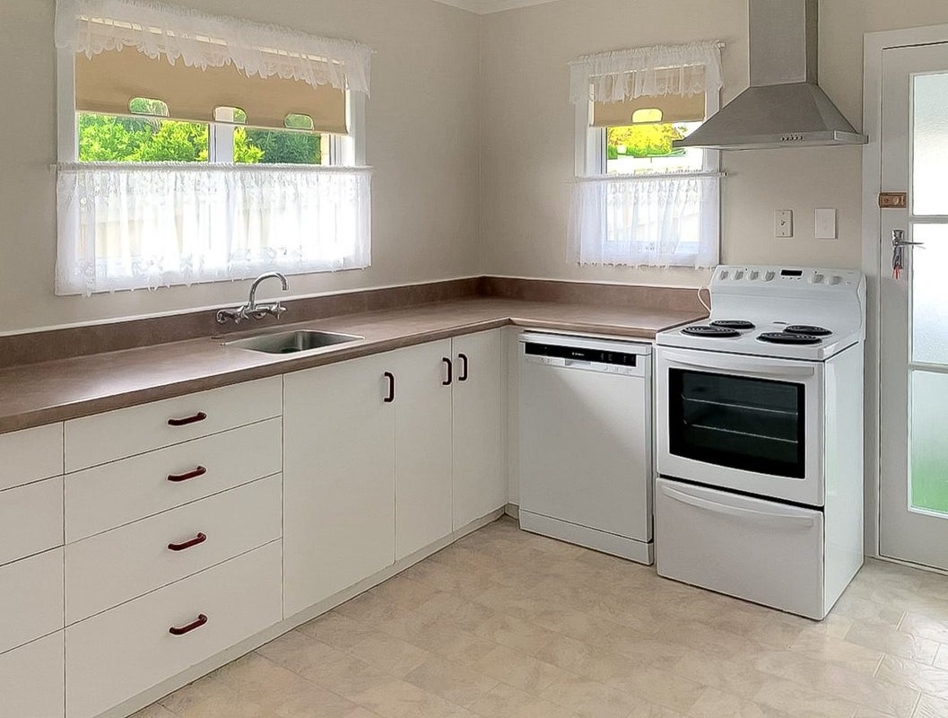27 Carlton Street, Te Aroha, Te Aroha - Carousel 2