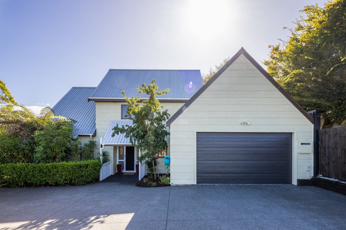 8 Deborah Place, Dinsdale, Hamilton - Carousel 1