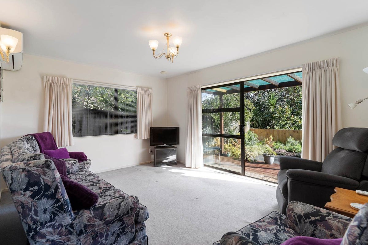 2/65 Sturges Road, Henderson, Auckland - Carousel 2